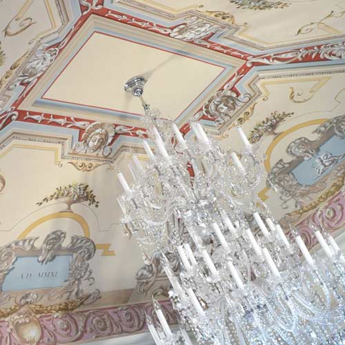 Decorazione a soffito interamente studiato progettato ed eseguito in stile barocco